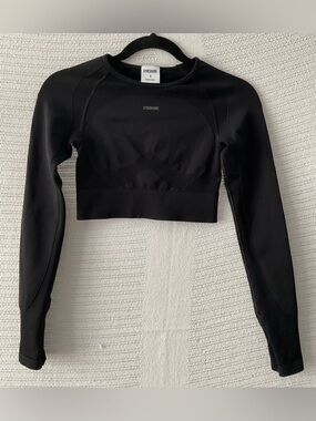 Gymshark Black Long-Sleeve Cropped Seamless Top